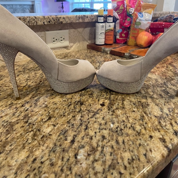 Aldo Bling cream platform heels.  Size 11 - Picture 12 of 12